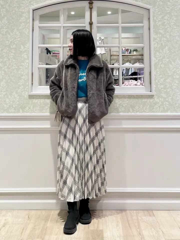 ANY MIKA コーディネート画像