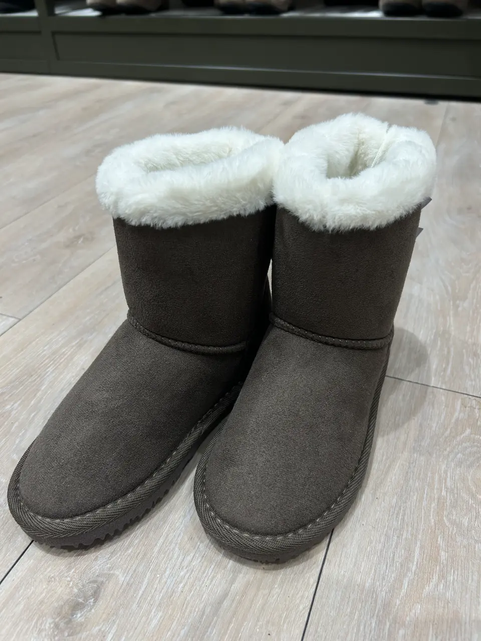 ANY 岡田 コーディネート画像