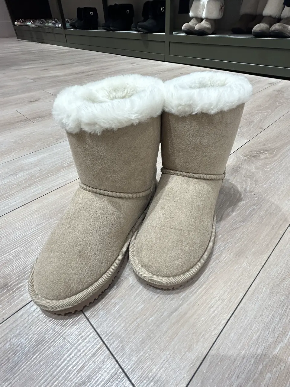 ANY 岡田 コーディネート画像