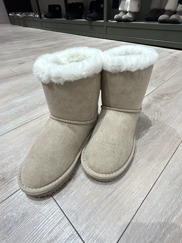 ANY 岡田 コーディネート画像