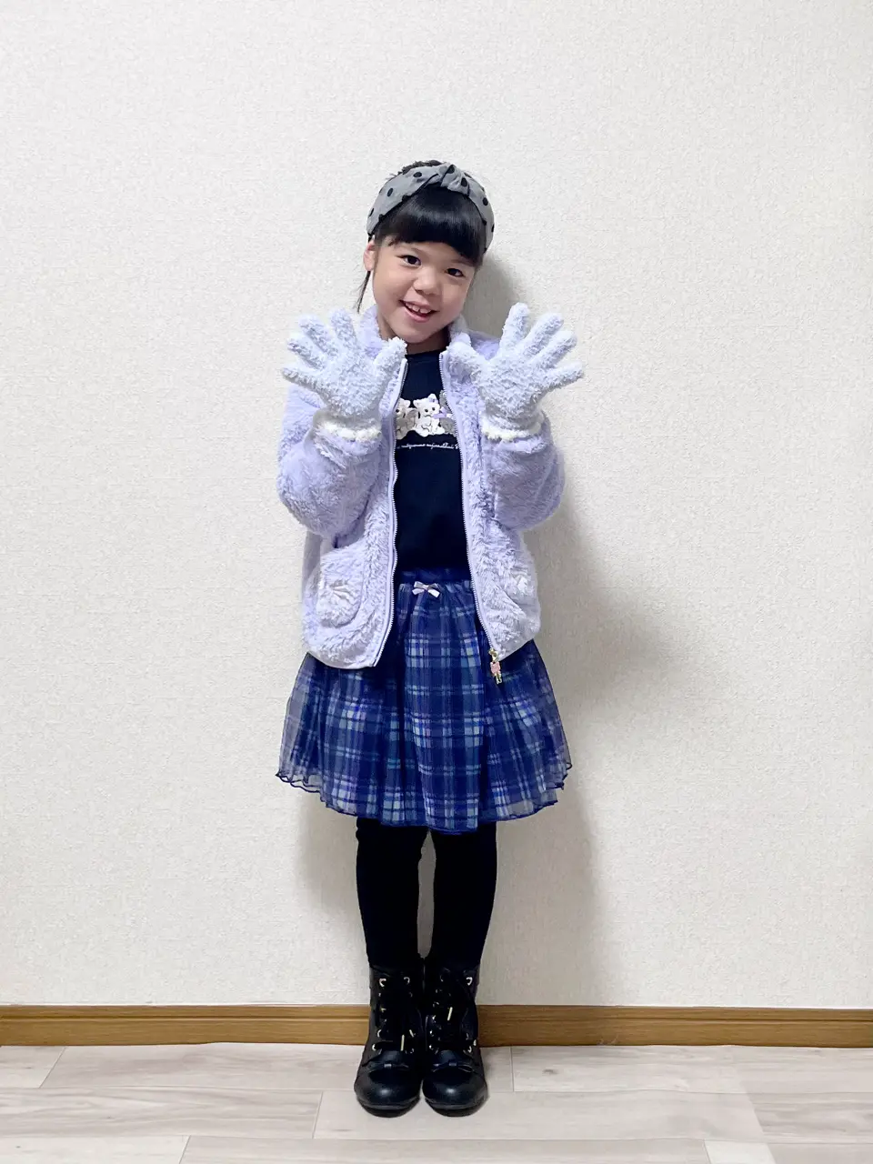  MIKA コーディネート画像