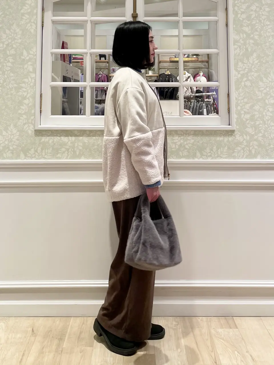 ANY MIKA コーディネート画像