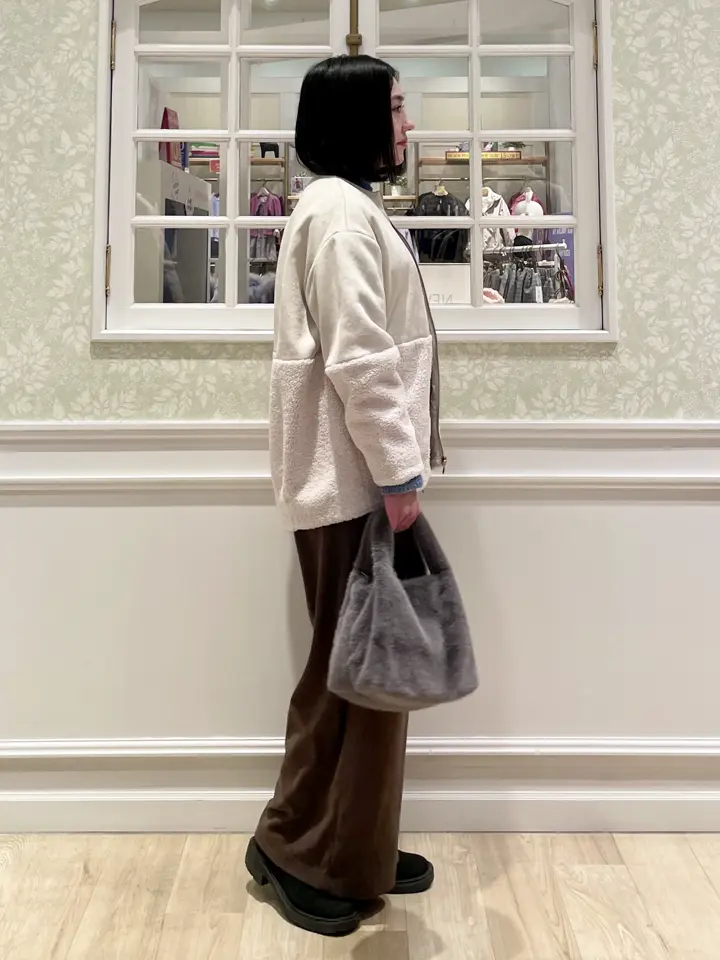 ANY MIKA コーディネート画像