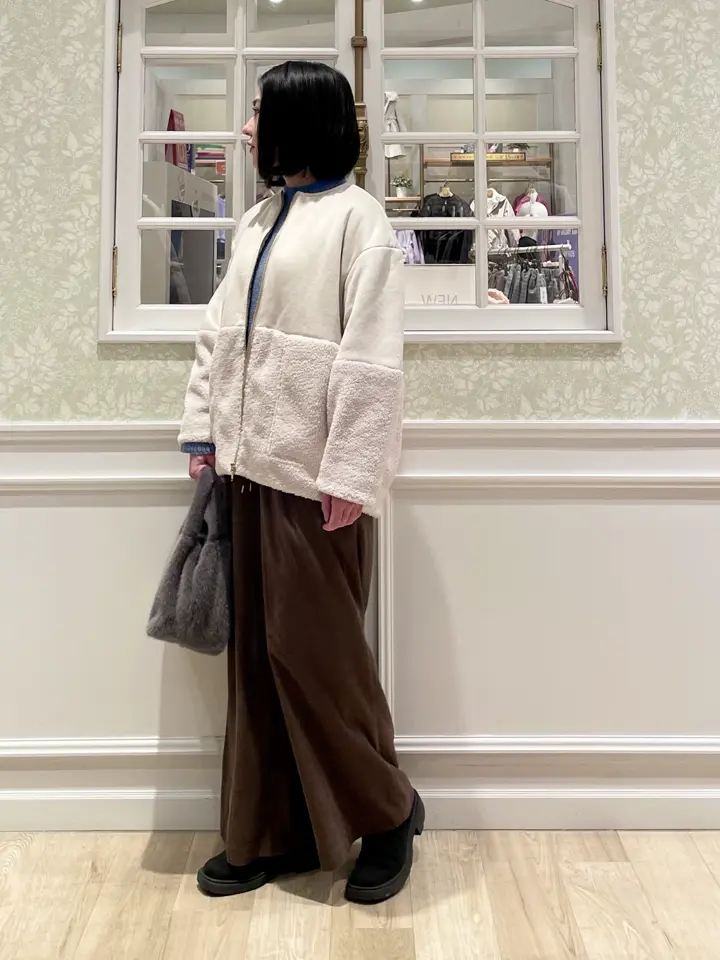 ANY MIKA コーディネート画像