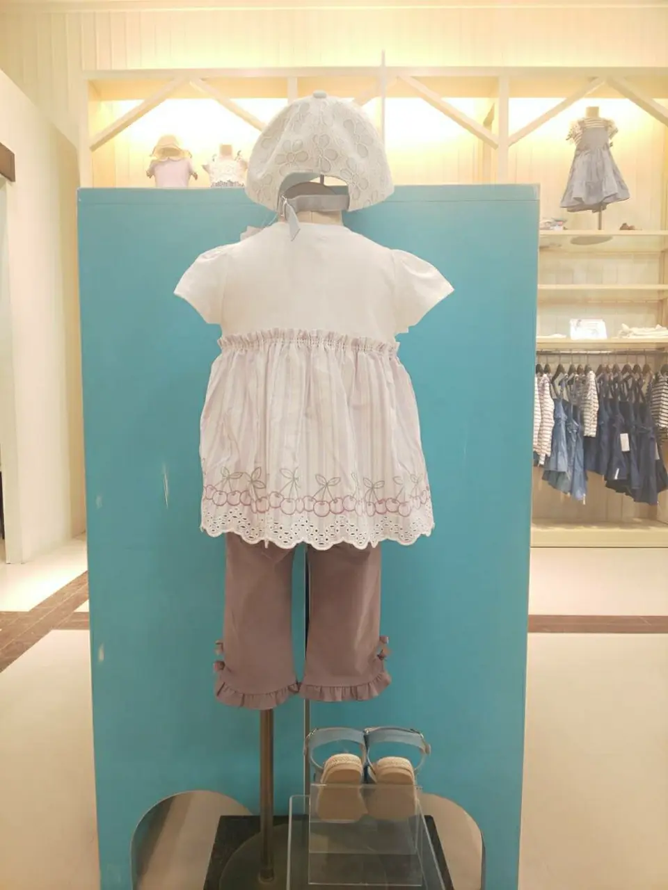 ANY 林 コーディネート画像