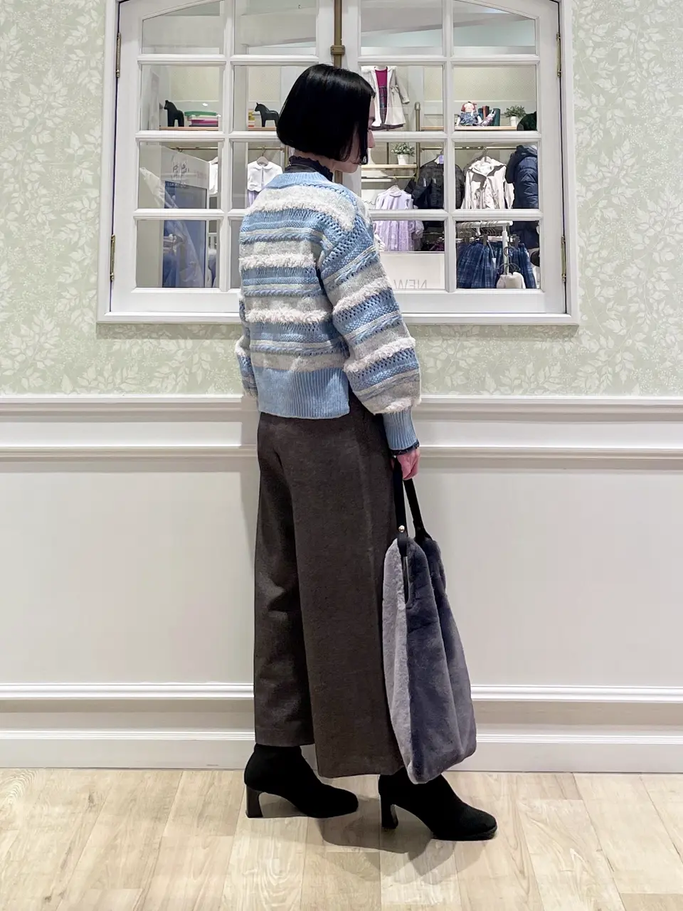 ANY MIKA コーディネート画像