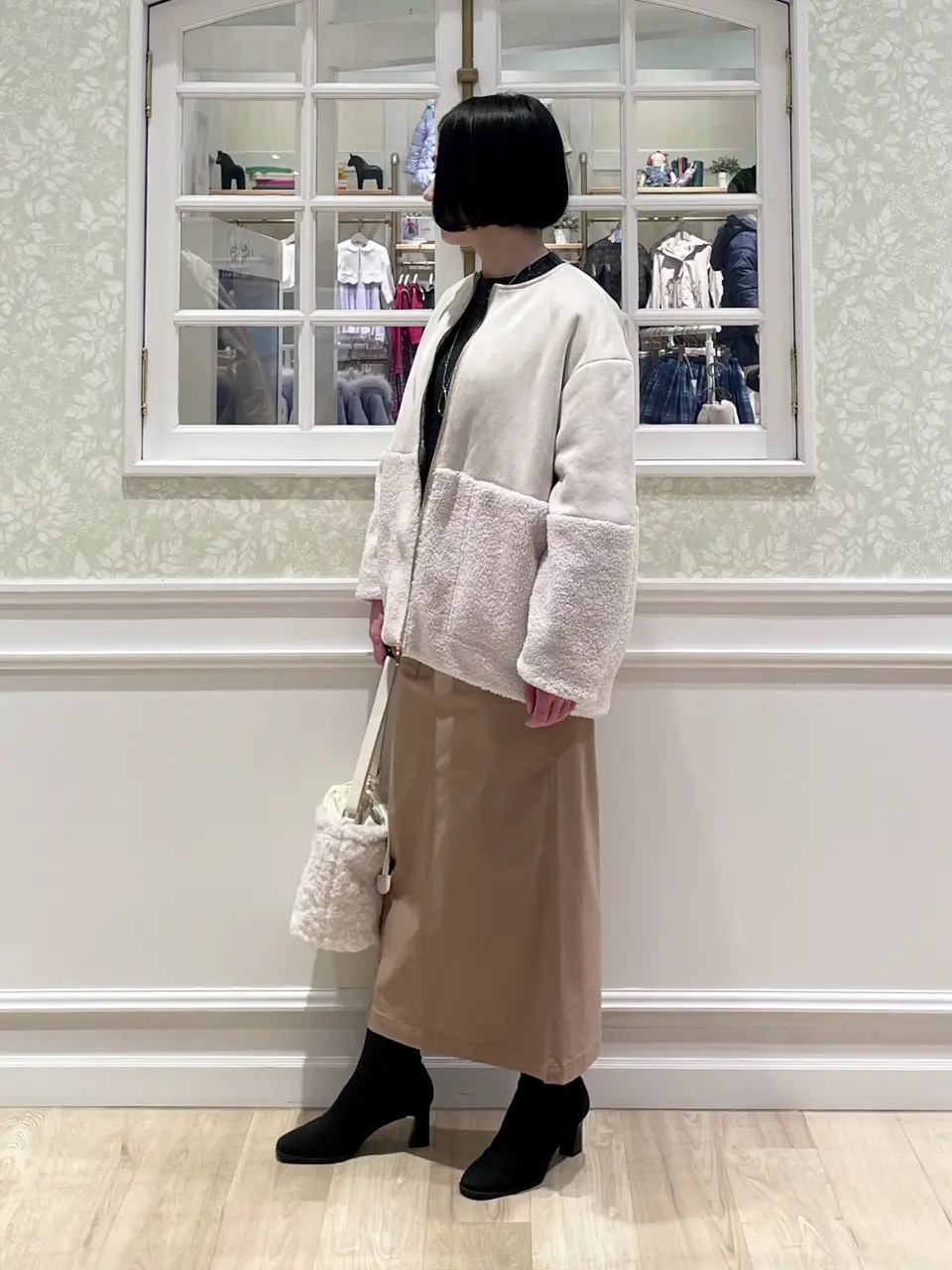 ANY MIKA コーディネート画像