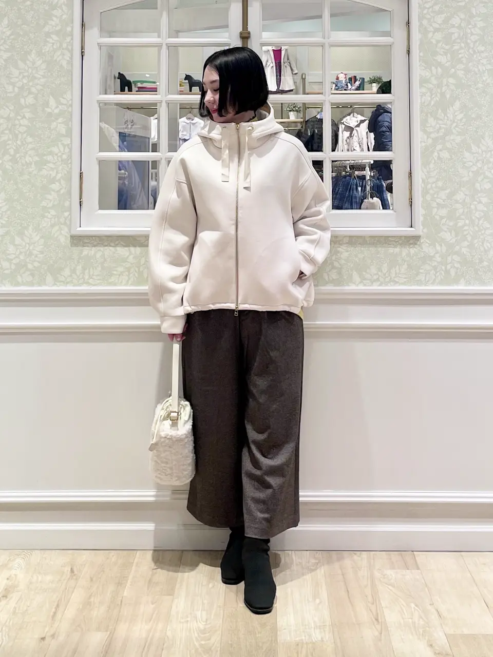 ANY MIKA コーディネート画像