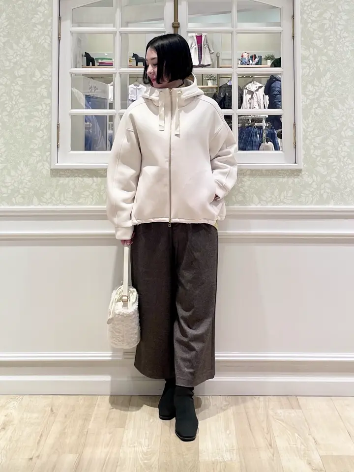 ANY MIKA コーディネート画像