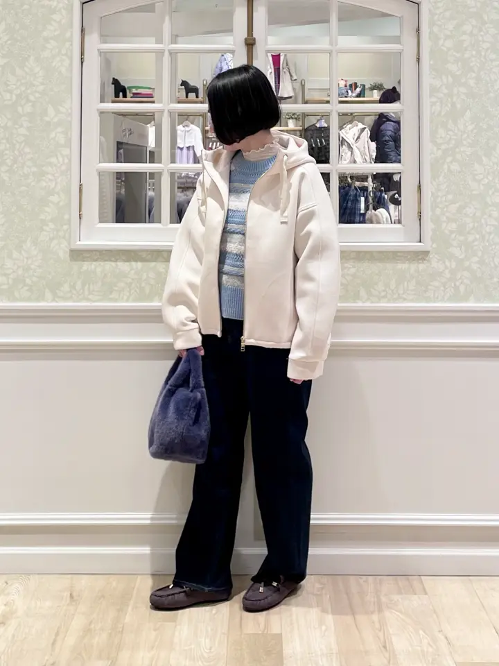 ANY MIKA コーディネート画像