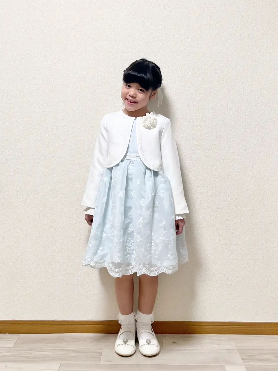  MIKA コーディネート画像