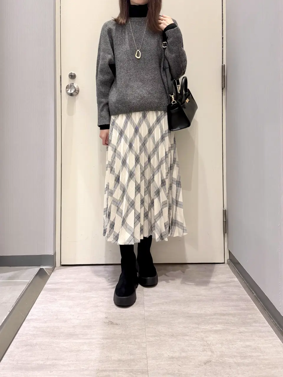 ANY 金井 コーディネート画像