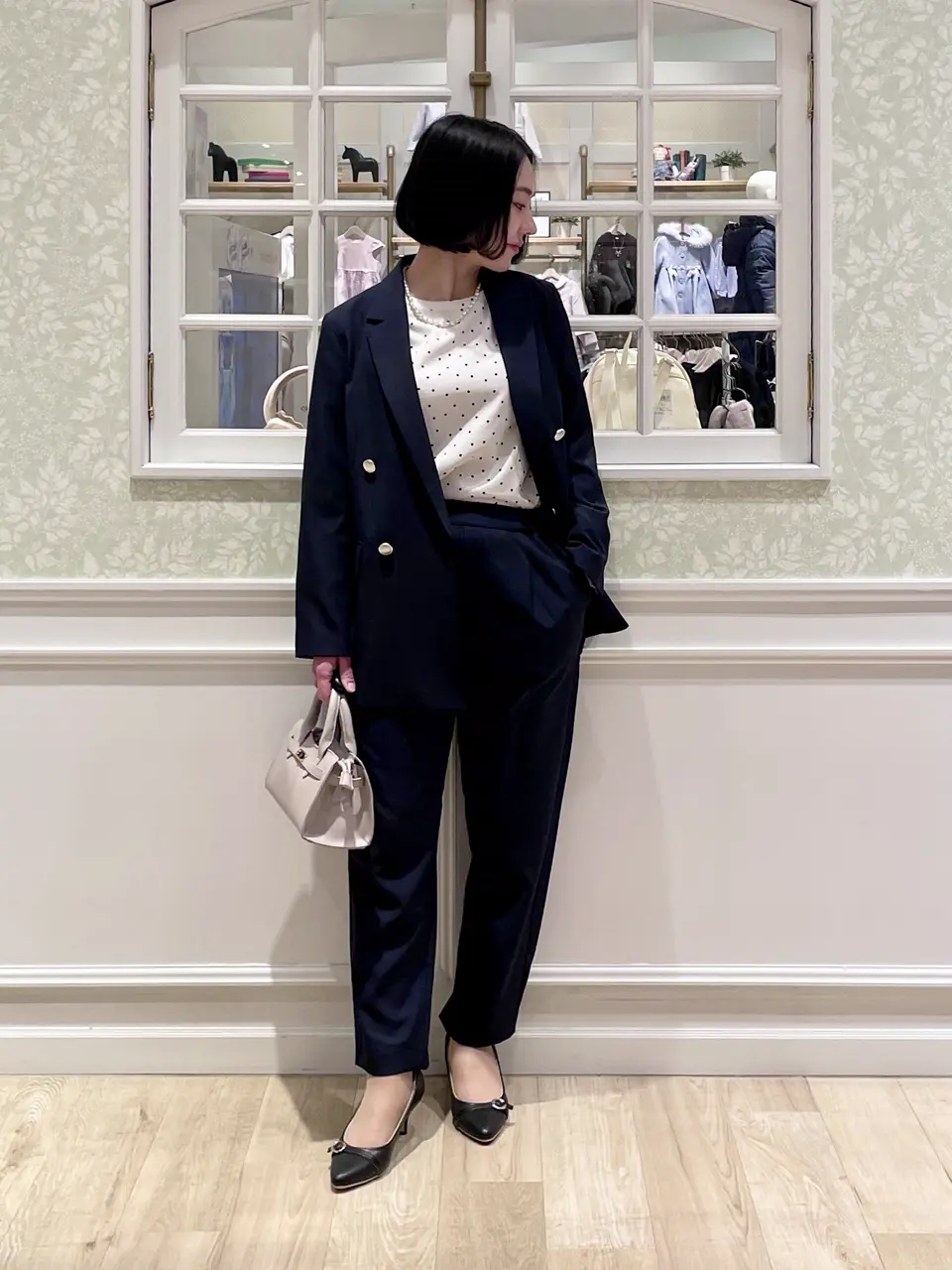  MIKA コーディネート画像