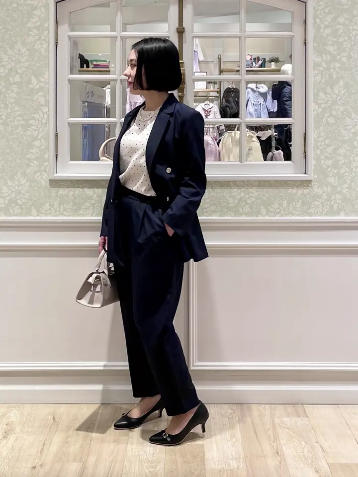 ANY MIKA コーディネート画像