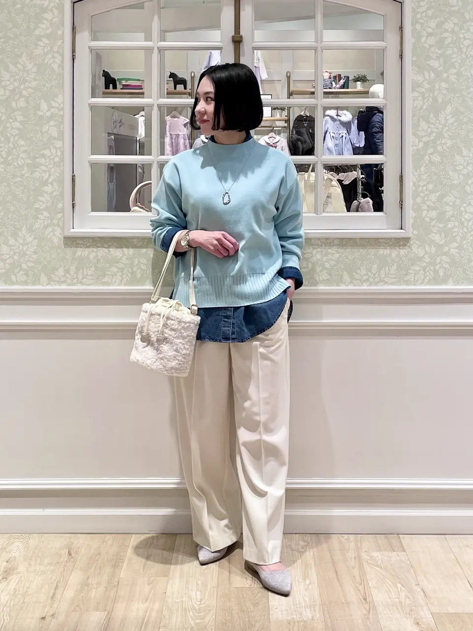  MIKA コーディネート画像