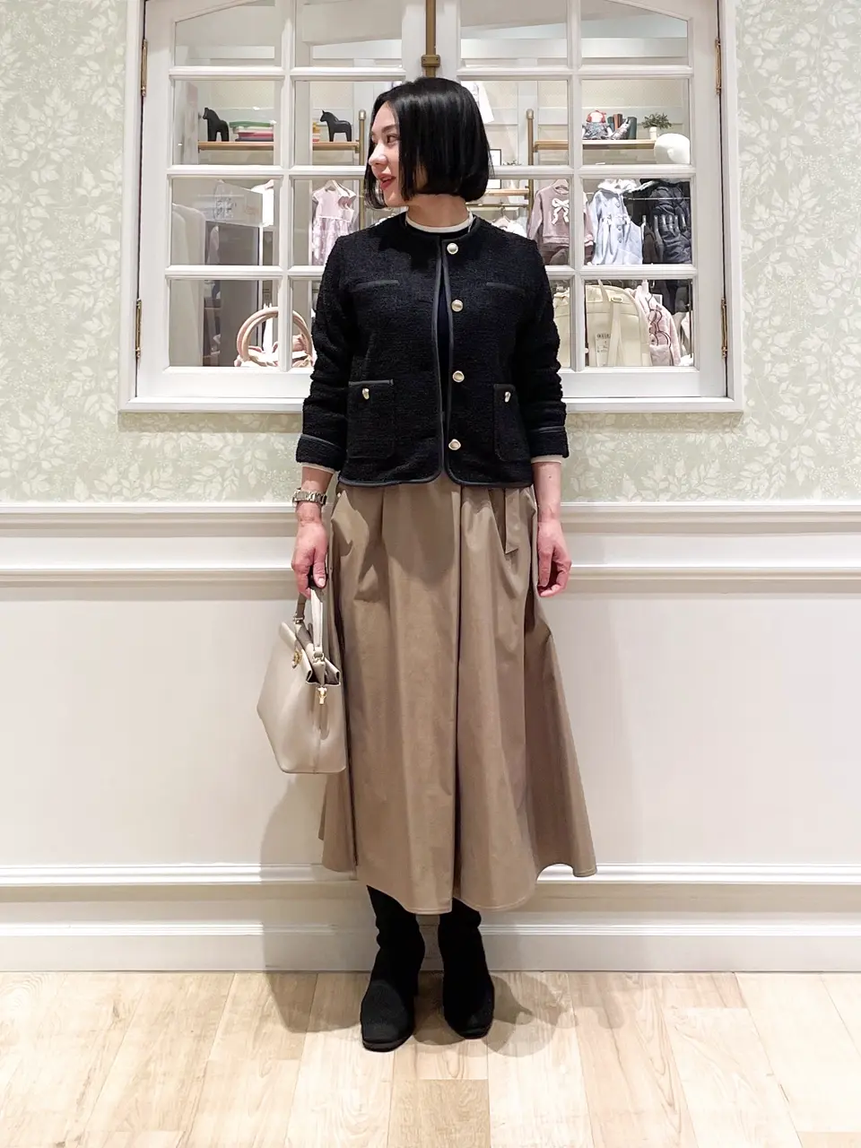  MIKA コーディネート画像