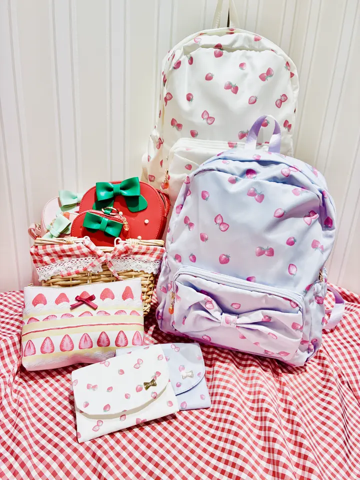 ANY MIKA コーディネート画像