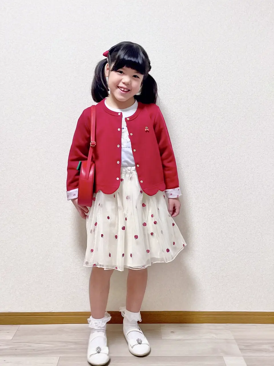  MIKA コーディネート画像