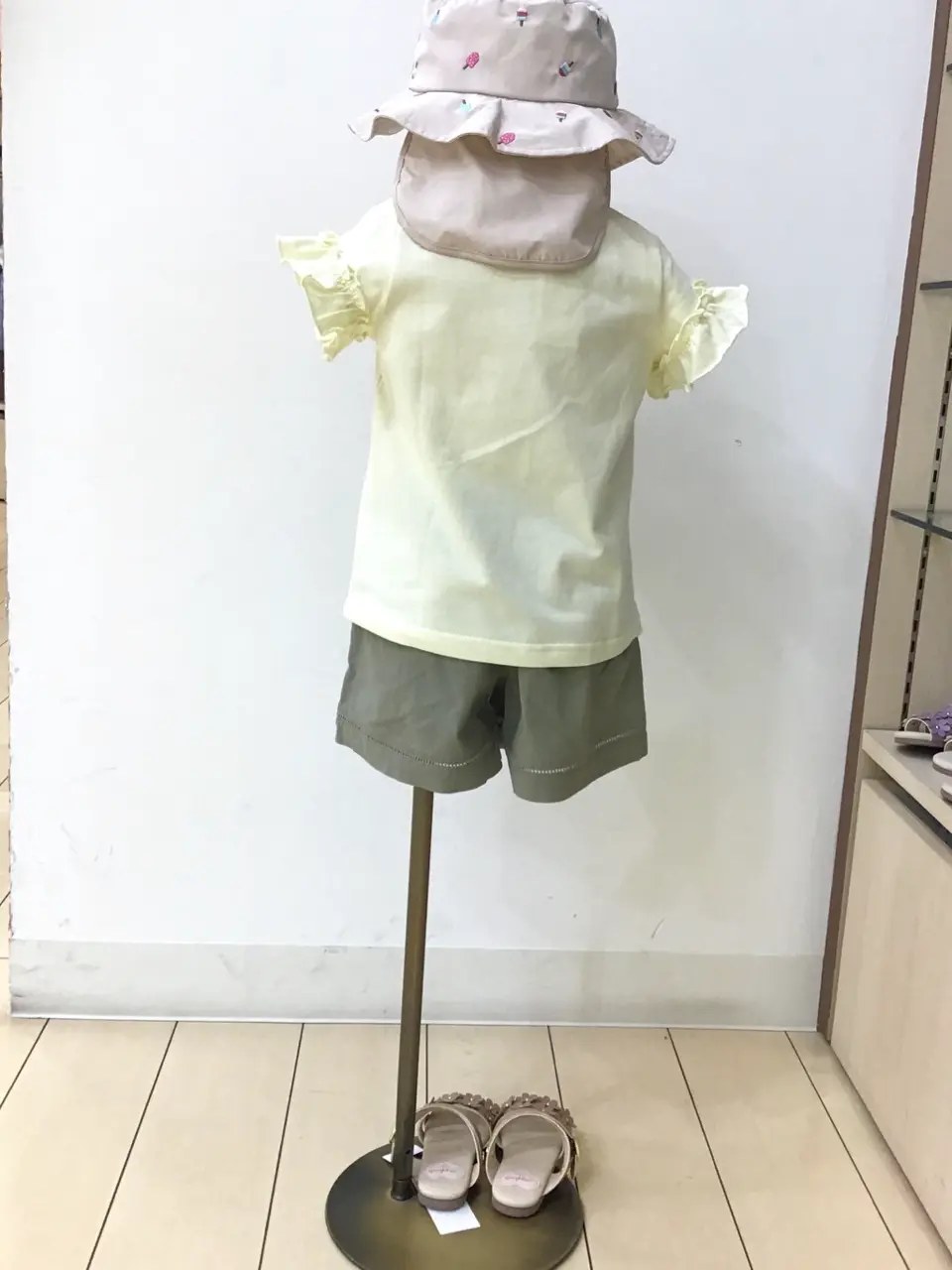 ANY 林 コーディネート画像