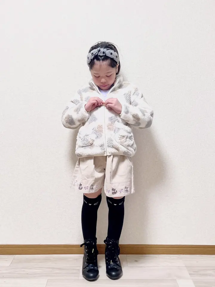 ANY MIKA コーディネート画像