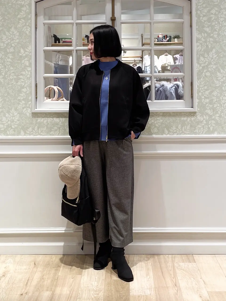 ANY MIKA コーディネート画像