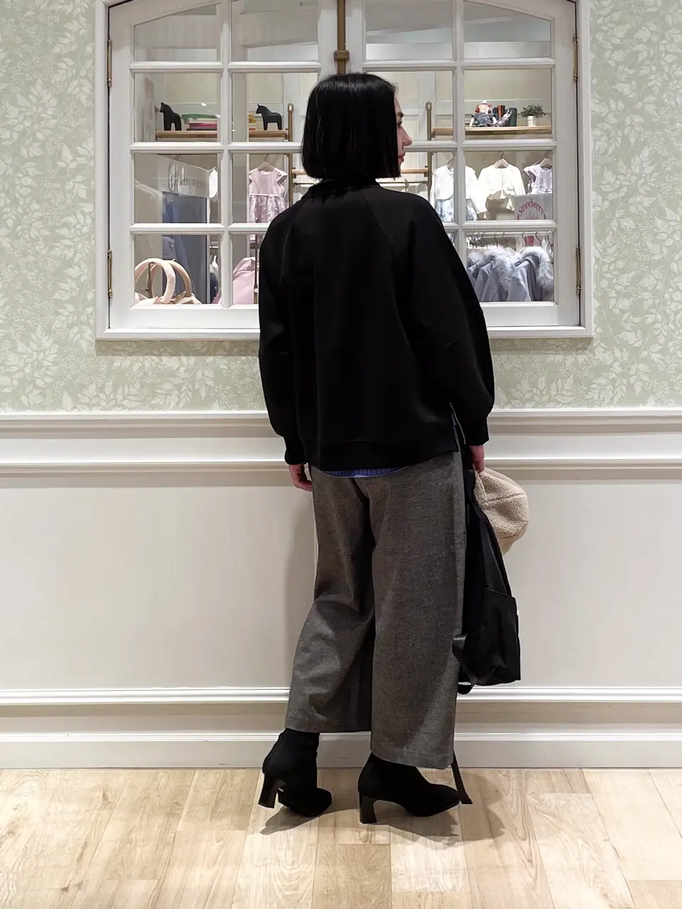 ANY MIKA コーディネート画像