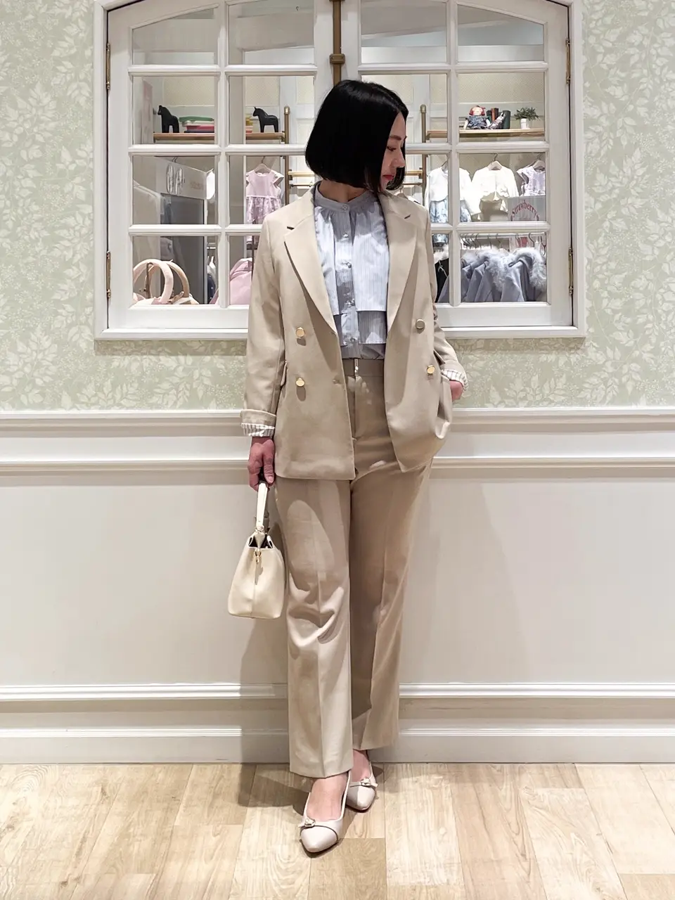  MIKA コーディネート画像