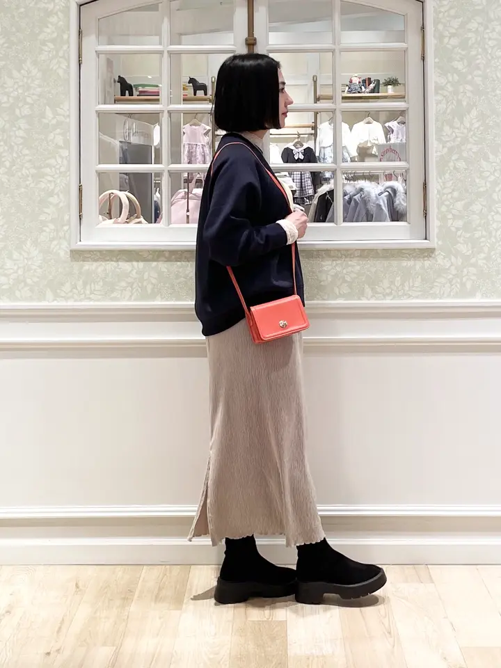 ANY MIKA コーディネート画像