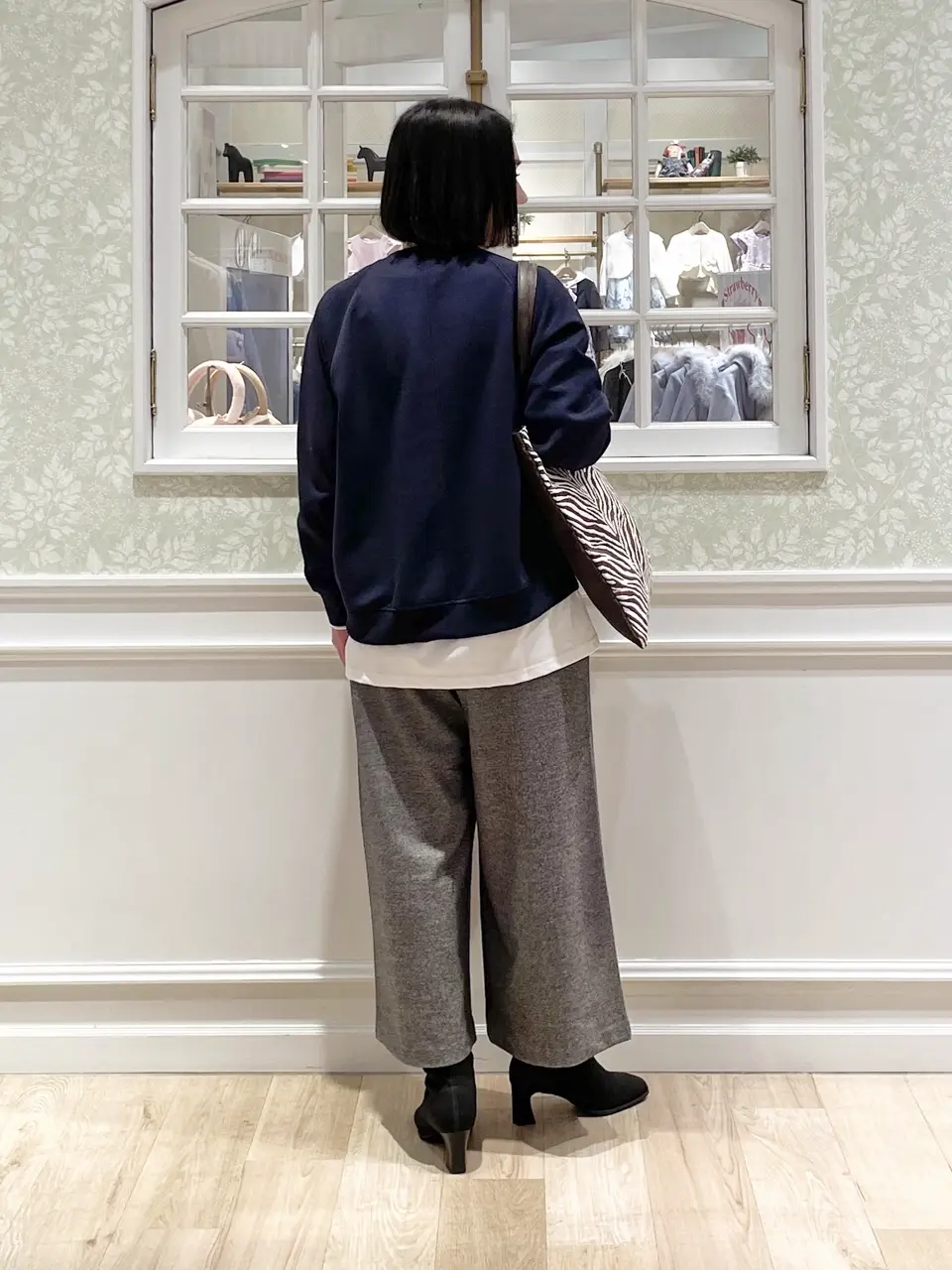 ANY MIKA コーディネート画像