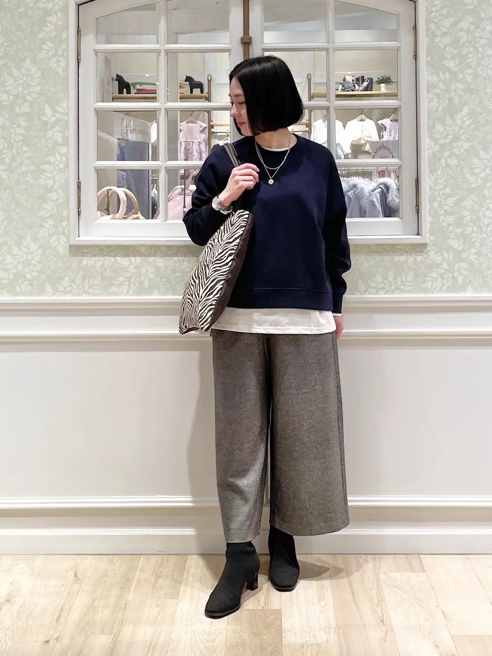 ANY MIKA コーディネート画像