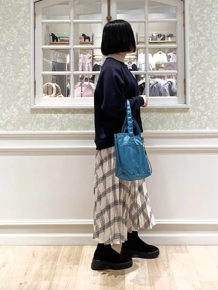 ANY MIKA コーディネート画像