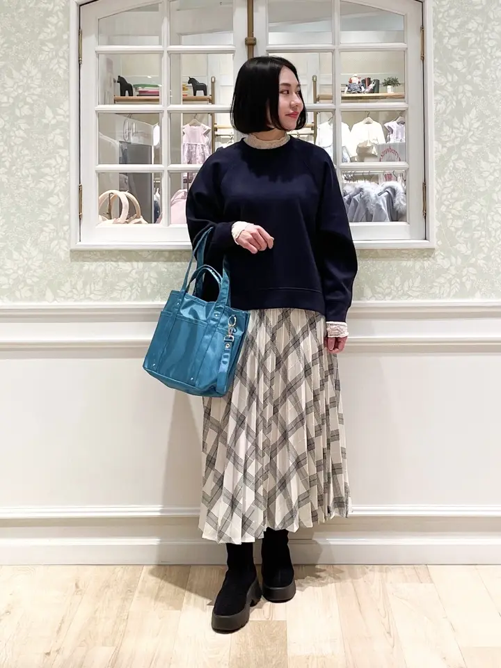 ANY MIKA コーディネート画像