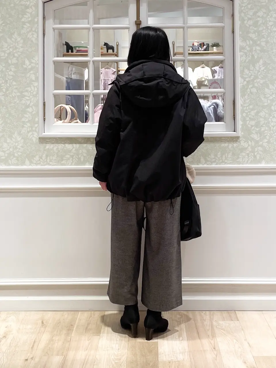 ANY MIKA コーディネート画像