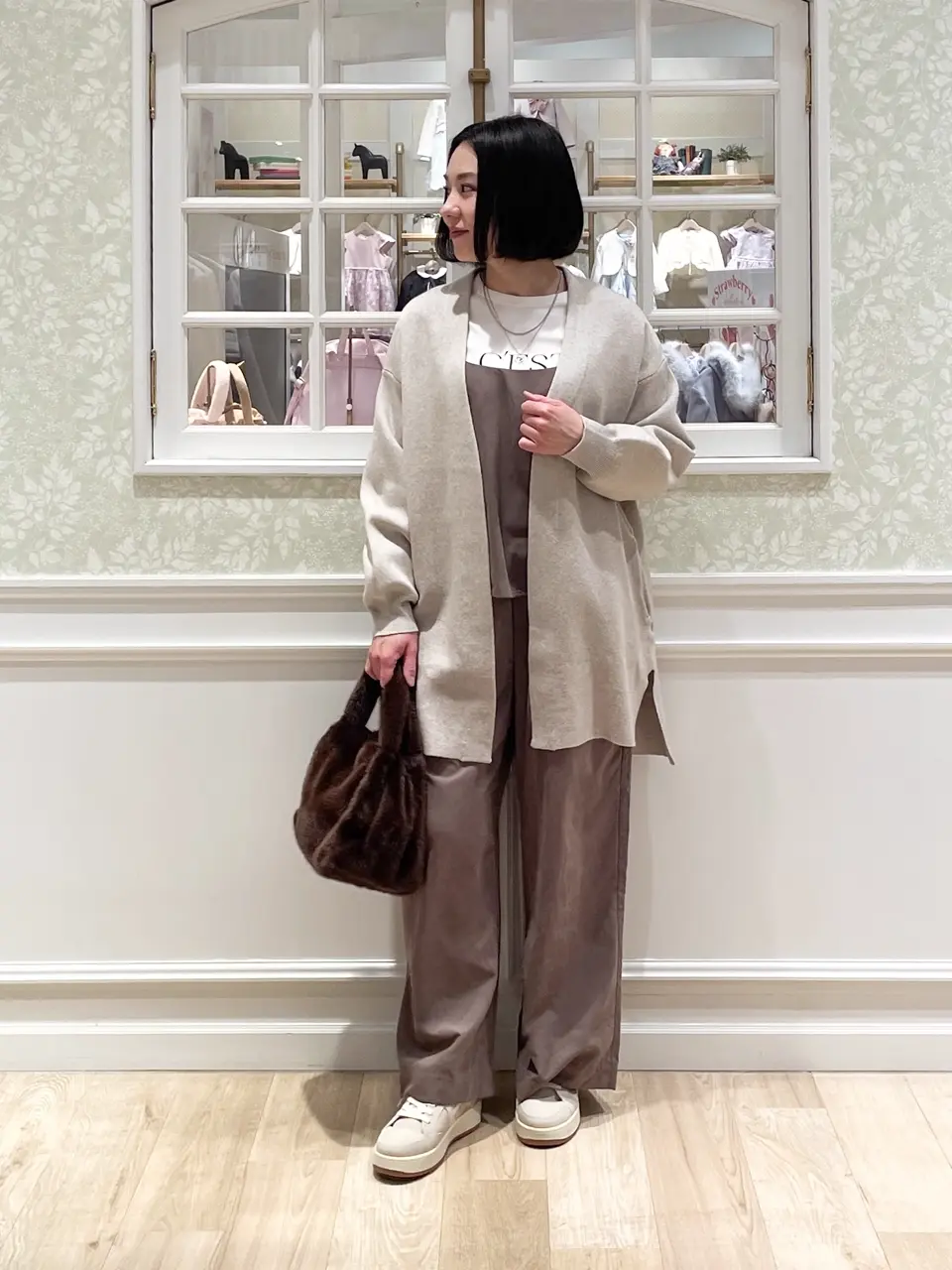 ANY MIKA コーディネート画像