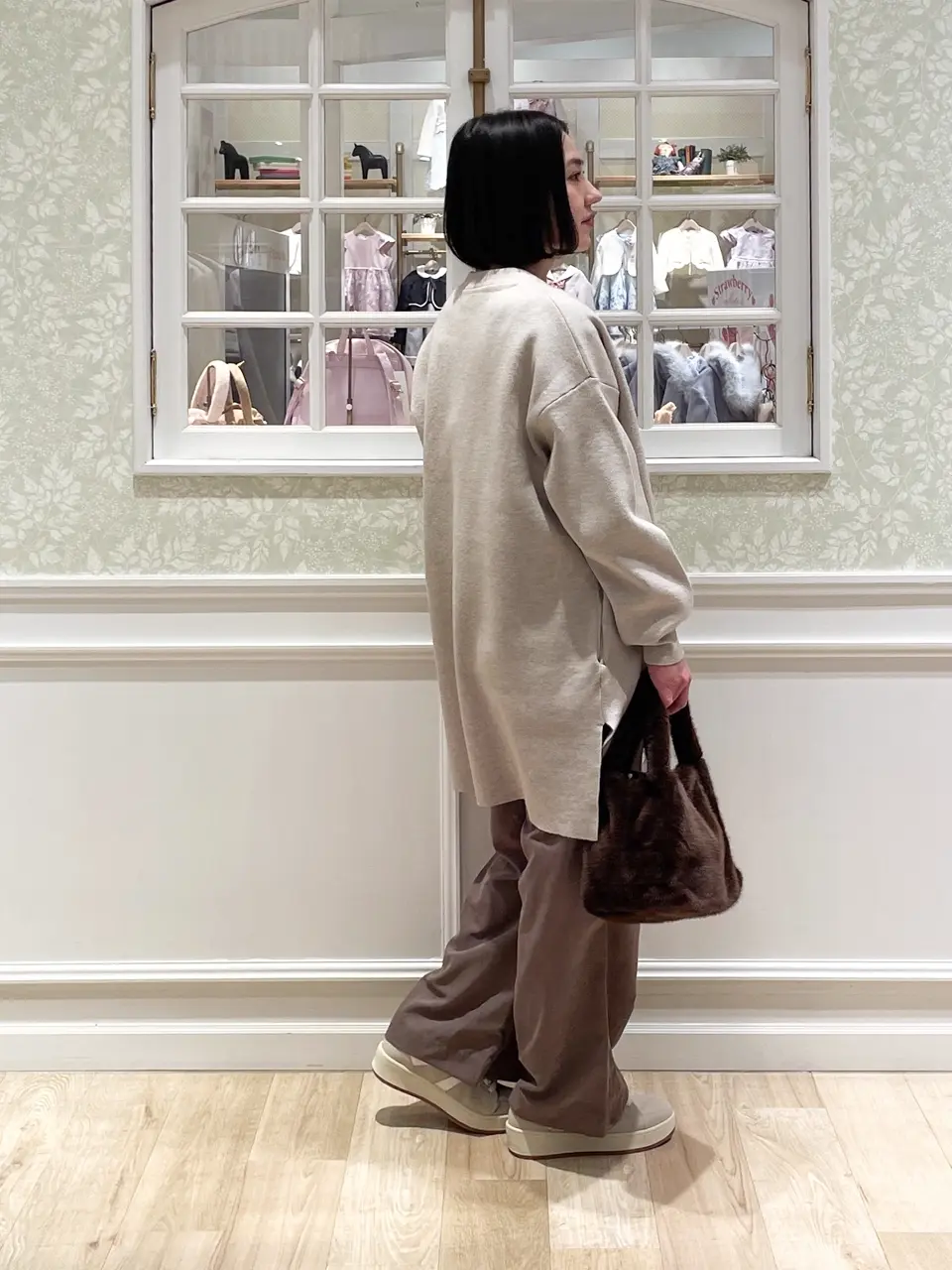 ANY MIKA コーディネート画像