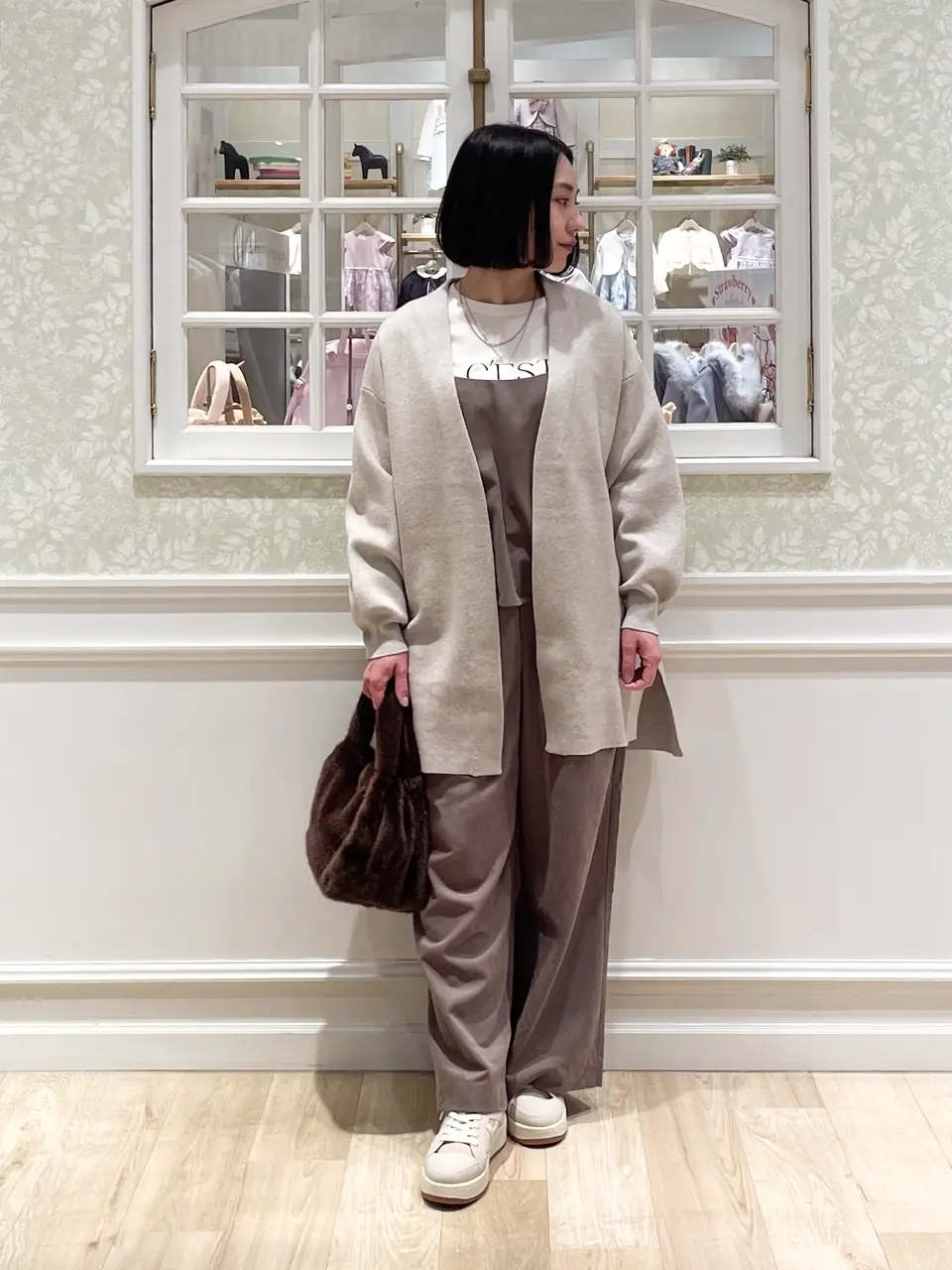 ANY MIKA コーディネート画像