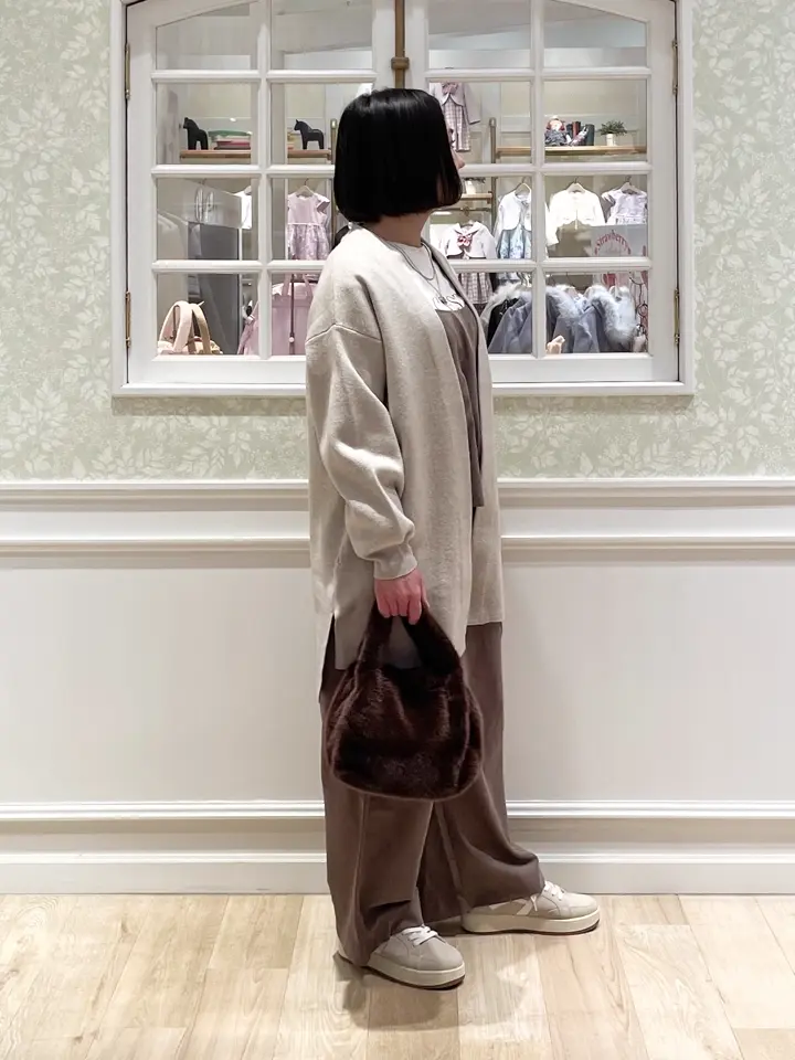 ANY MIKA コーディネート画像