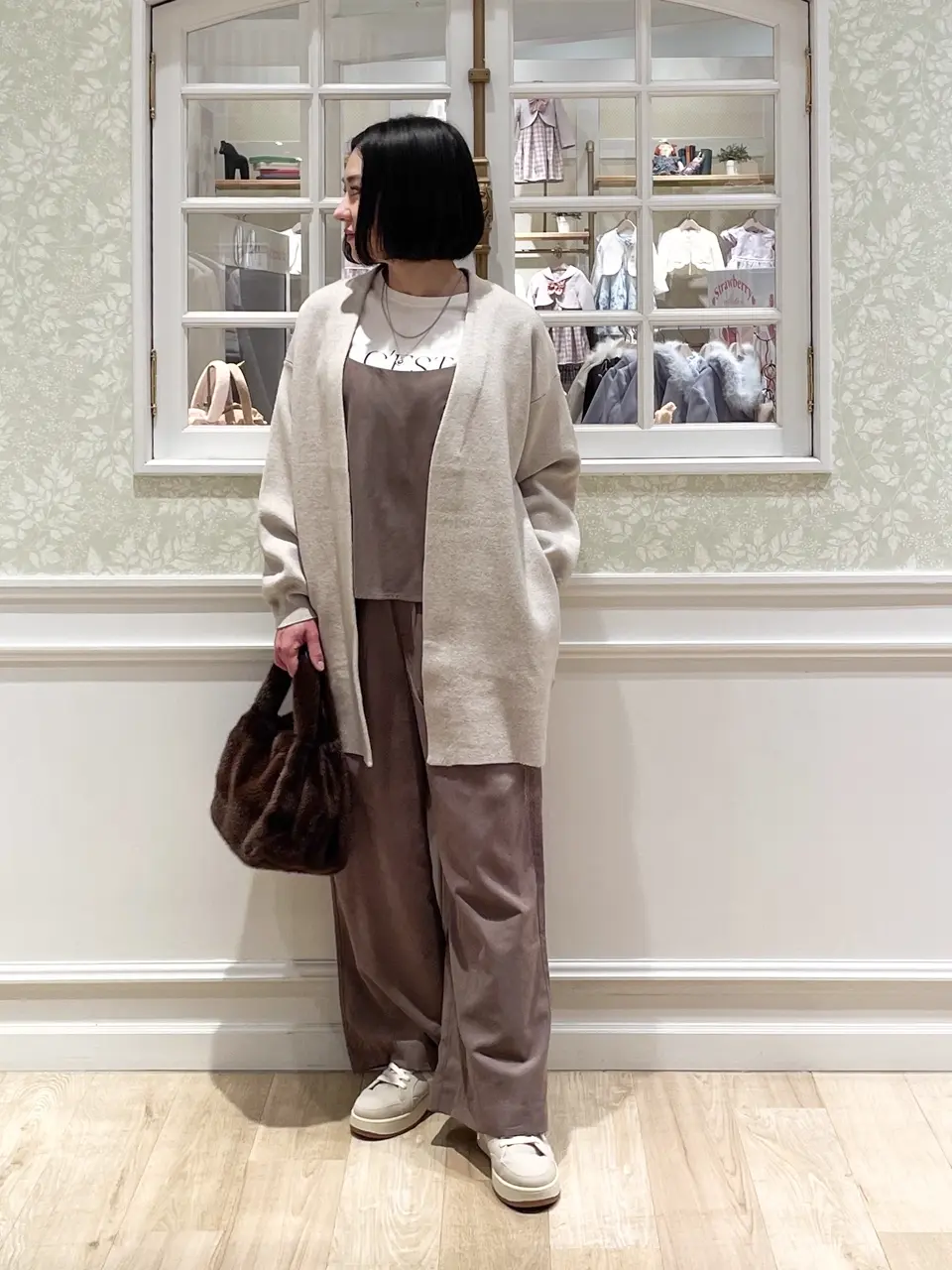 ANY MIKA コーディネート画像