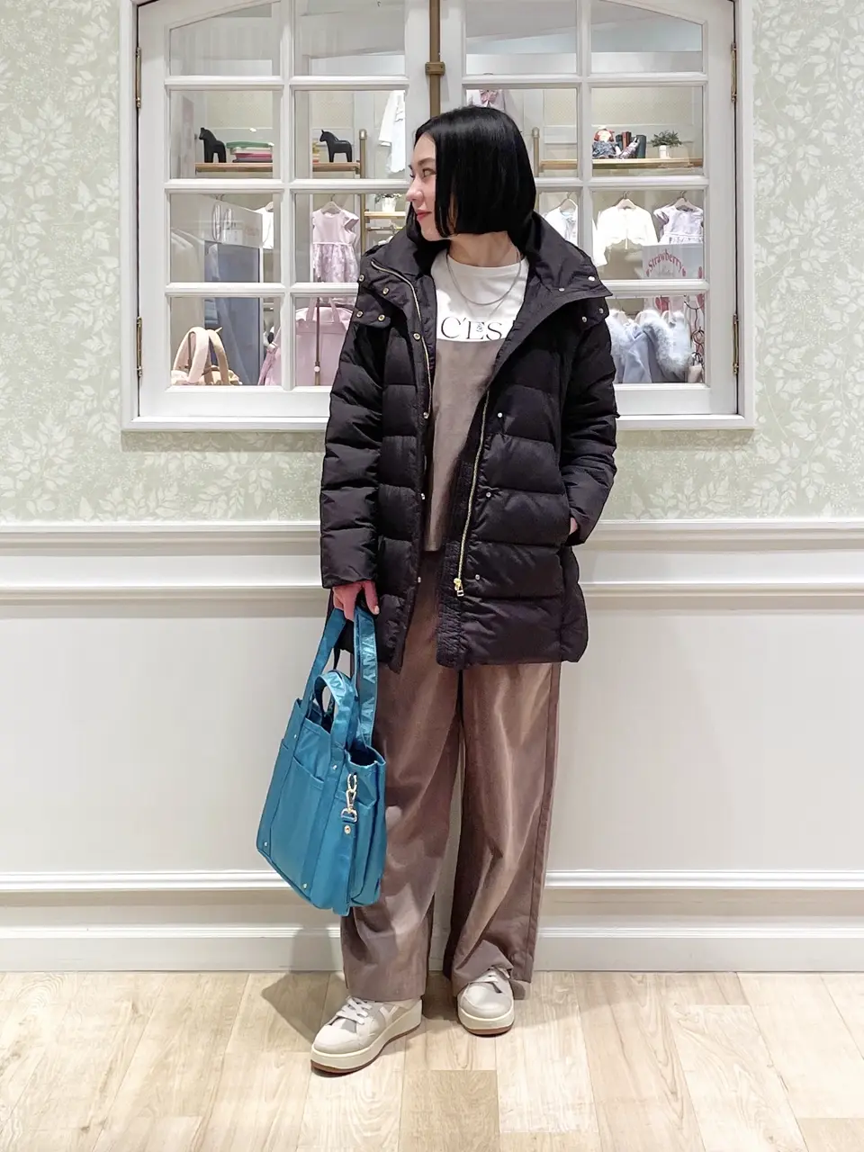  MIKA コーディネート画像