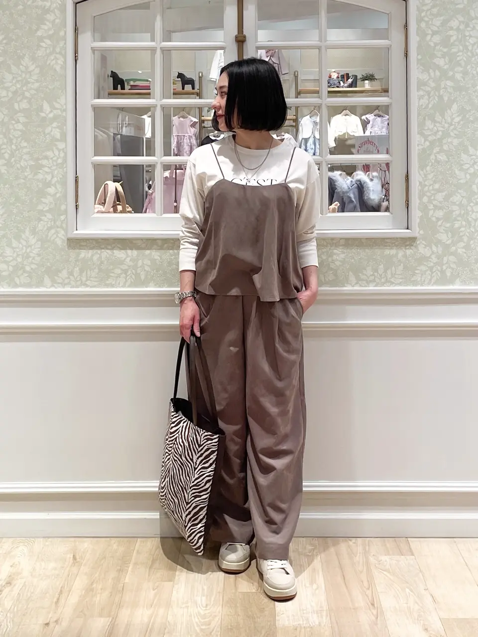 ANY MIKA コーディネート画像