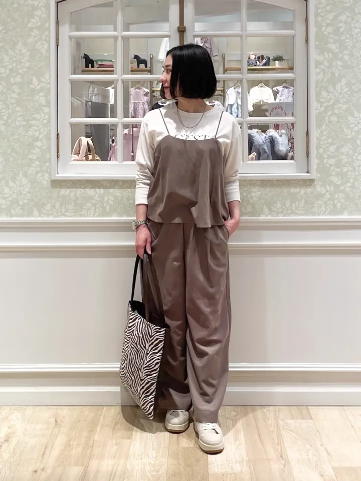 ANY MIKA コーディネート画像