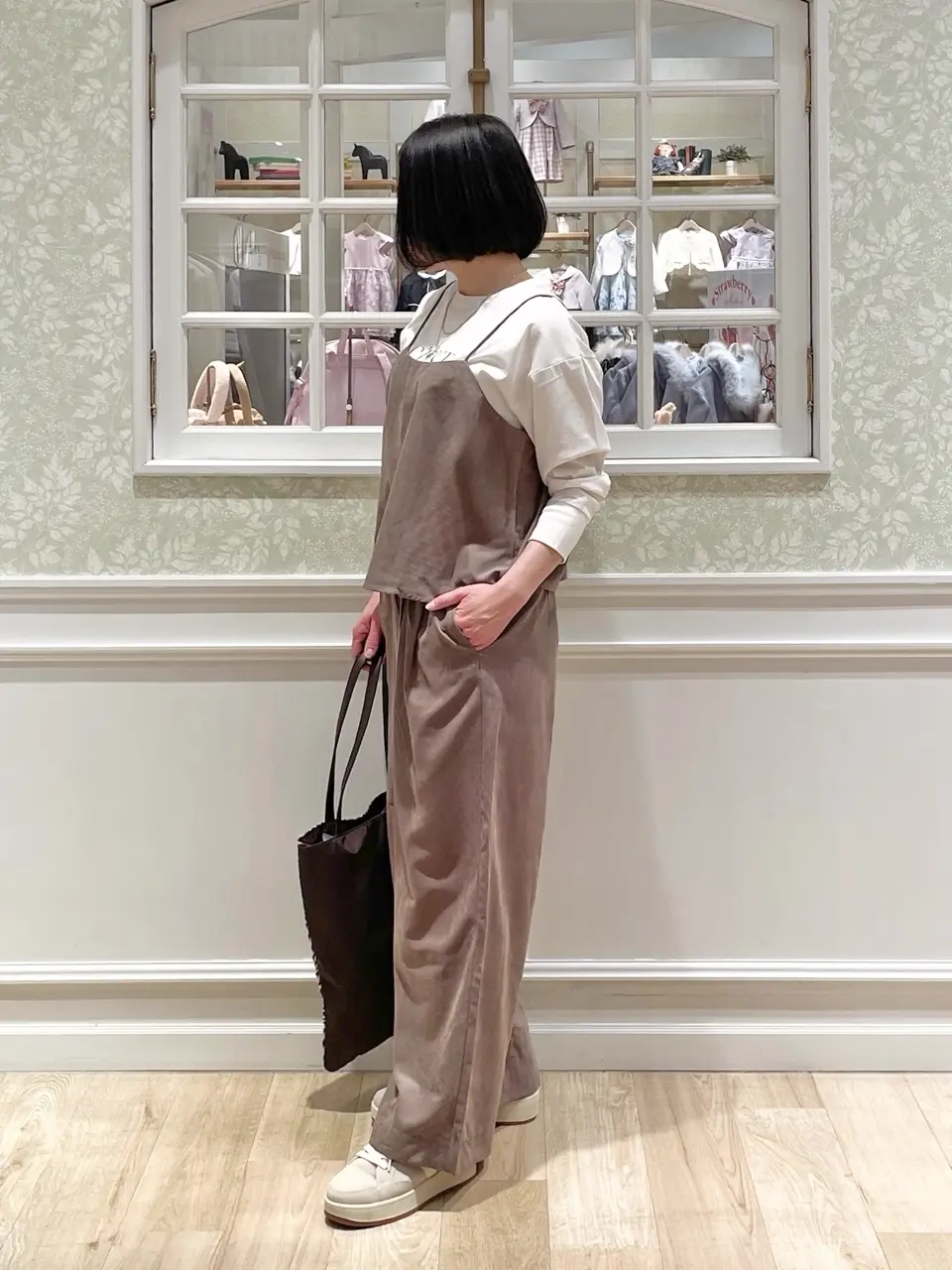 ANY MIKA コーディネート画像