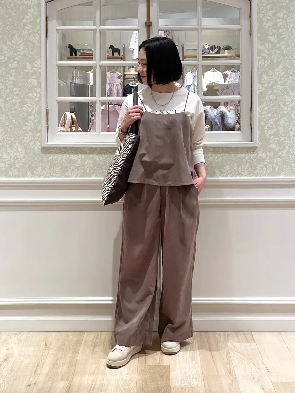 ANY MIKA コーディネート画像