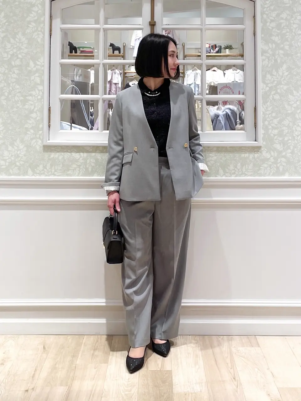  MIKA コーディネート画像