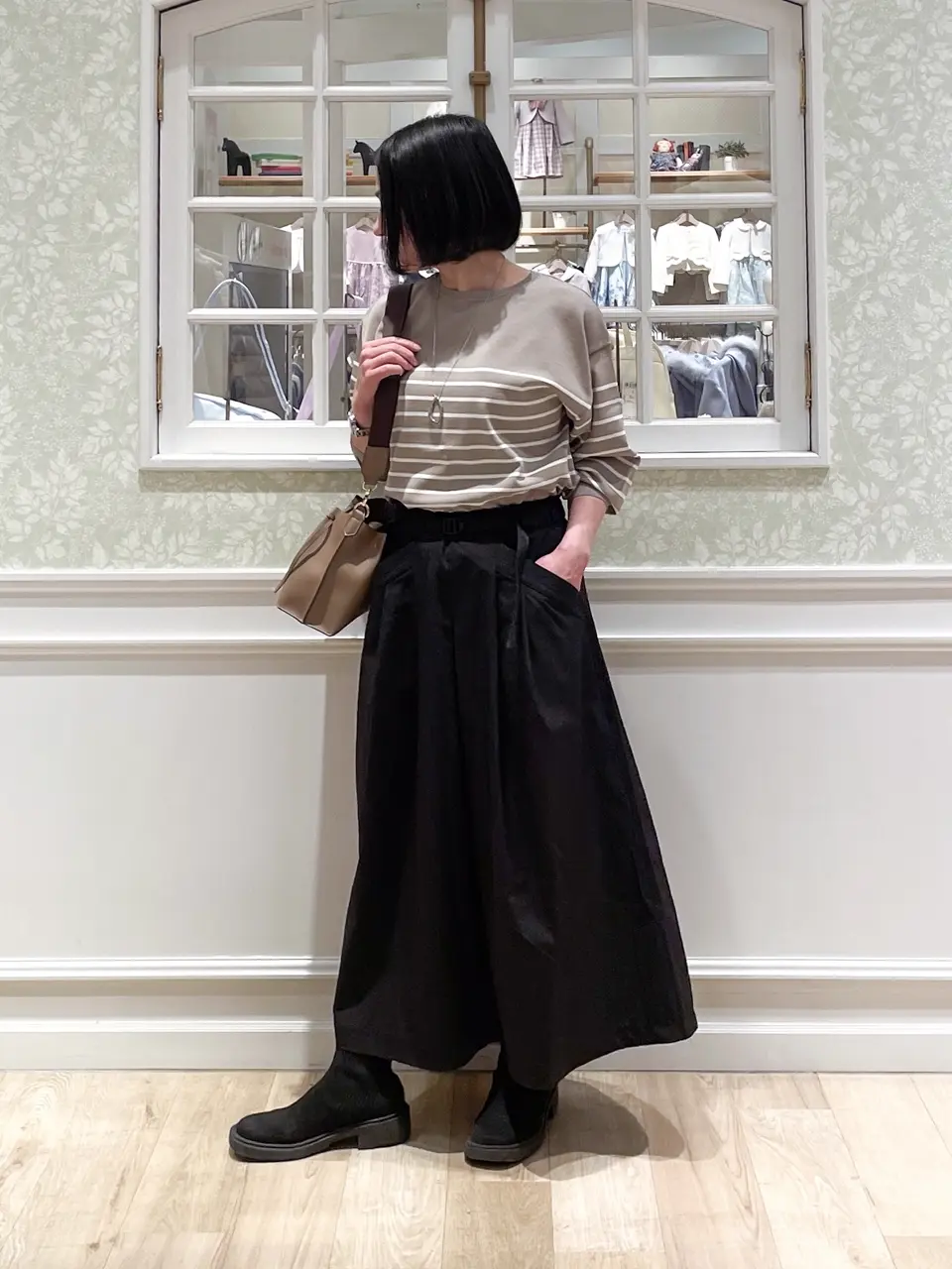 ANY MIKA コーディネート画像