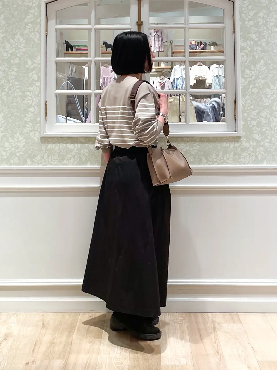 ANY MIKA コーディネート画像