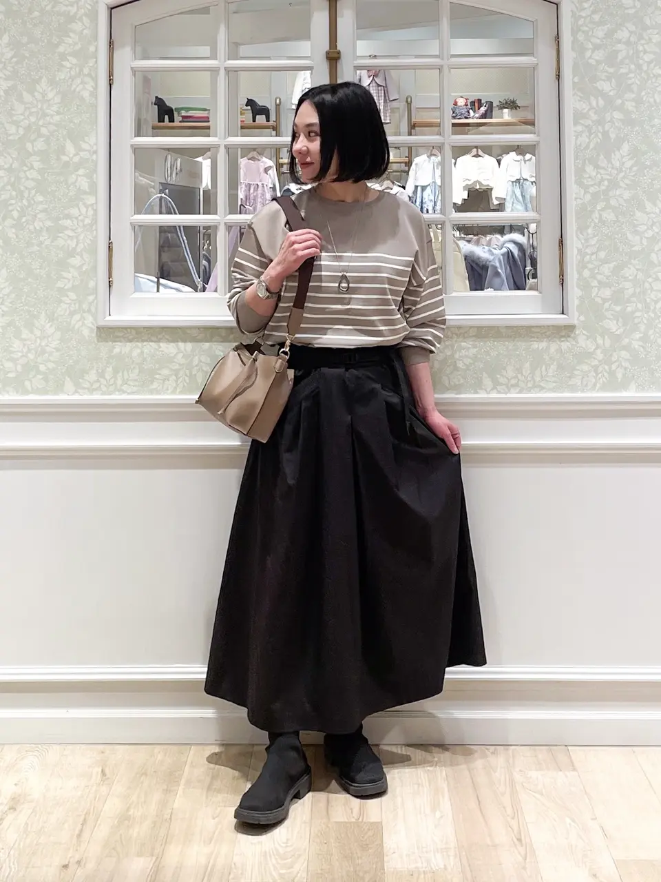 ANY MIKA コーディネート画像