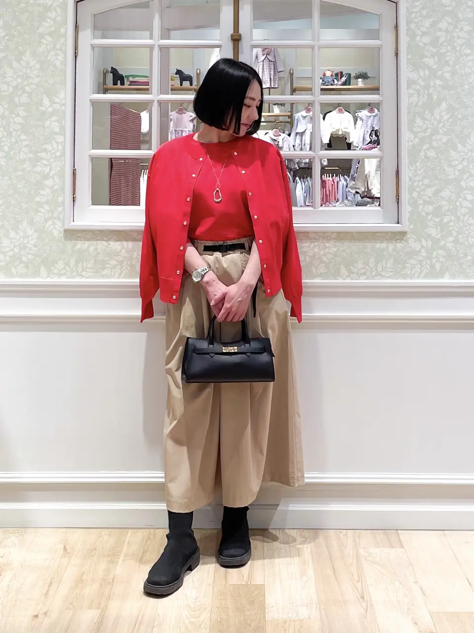 ANY MIKA コーディネート画像