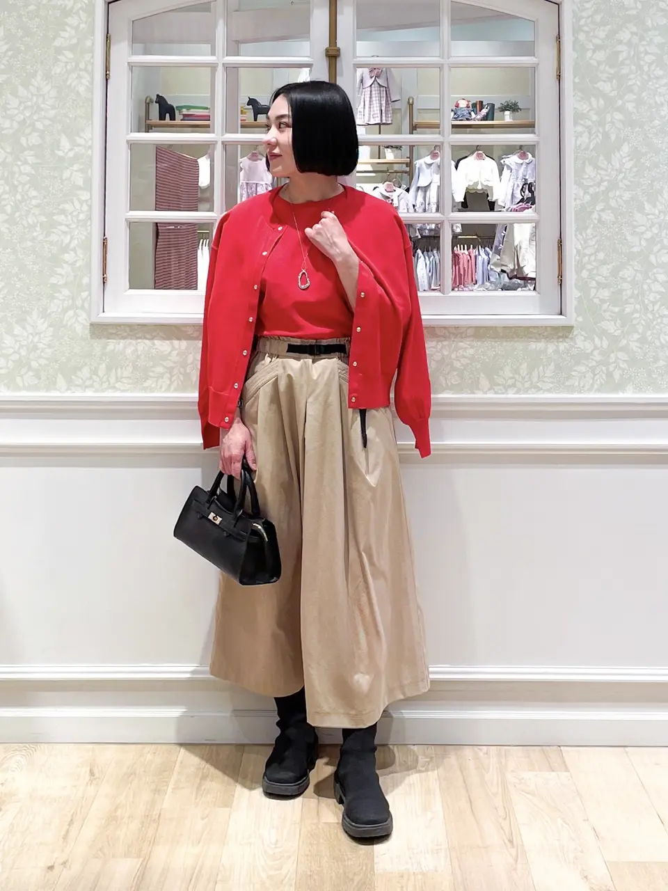 ANY MIKA コーディネート画像