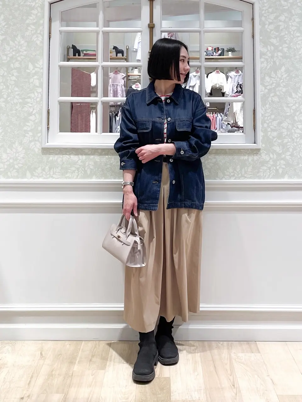  MIKA コーディネート画像